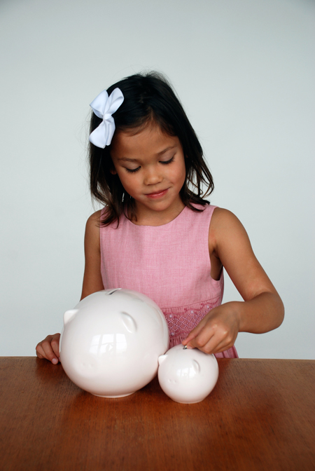 piggy_girl_table1_450w_web